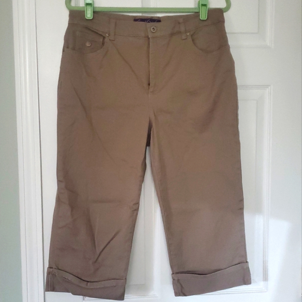 GLORIA VANDERBILT Cropped Pants Tan Cuffed Women's Size 12
